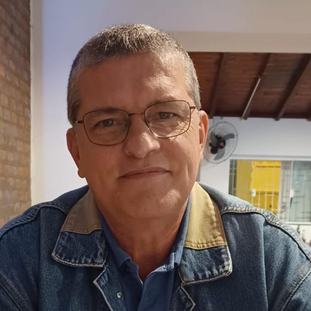 CARLOS  GIUSTI